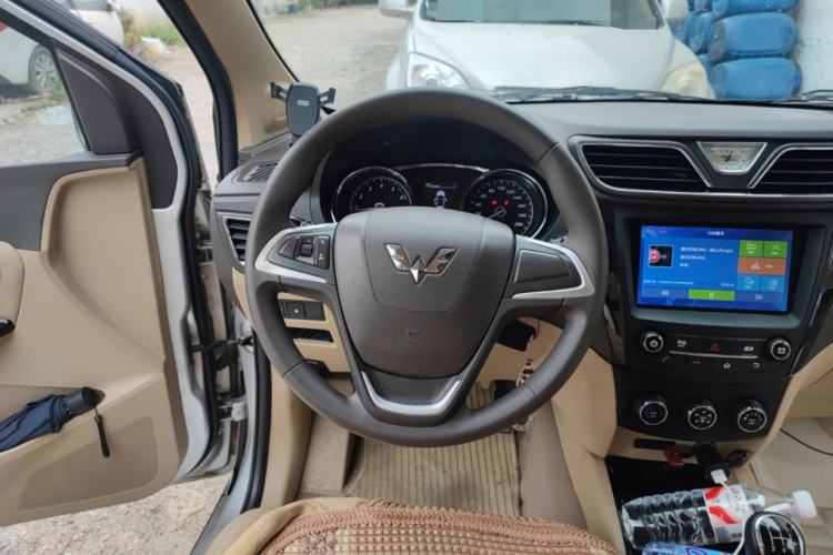 Used Wuling Hongguang 2015 1.5L S1 Comfort China V Standard
