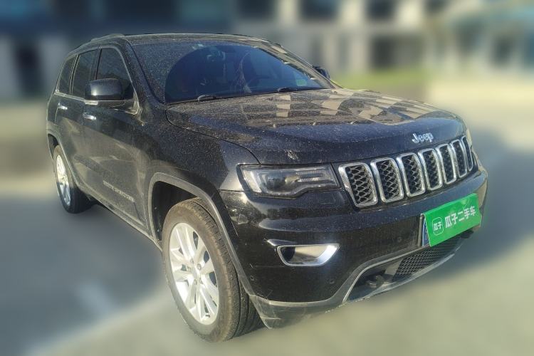 Used Jeep Grand Cherokee 2017 3.0L Comfort Navigation Edition Front Right 45 Deg