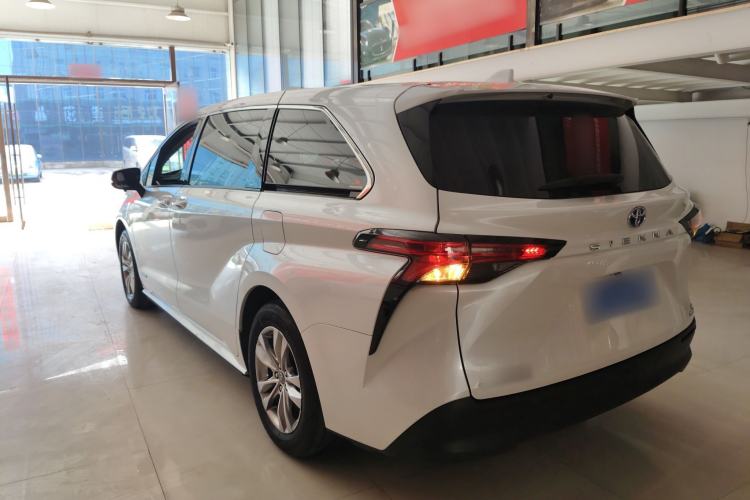 Used Toyota Sienna 2023 2.5L Hybrid Comfort Edition
