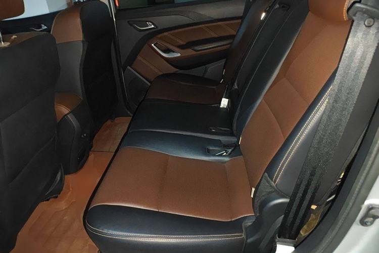 Used JMC Yusheng S350 2016 2.4T Manual 4x4 Diesel Luxury Edition 5-Seater