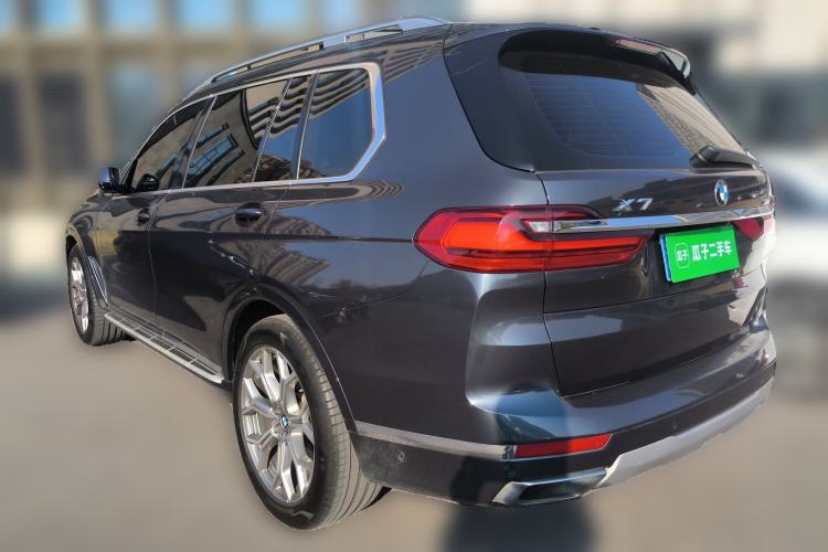 Used BMW X7 2021 xDrive40i Luxury Package with Leading Features