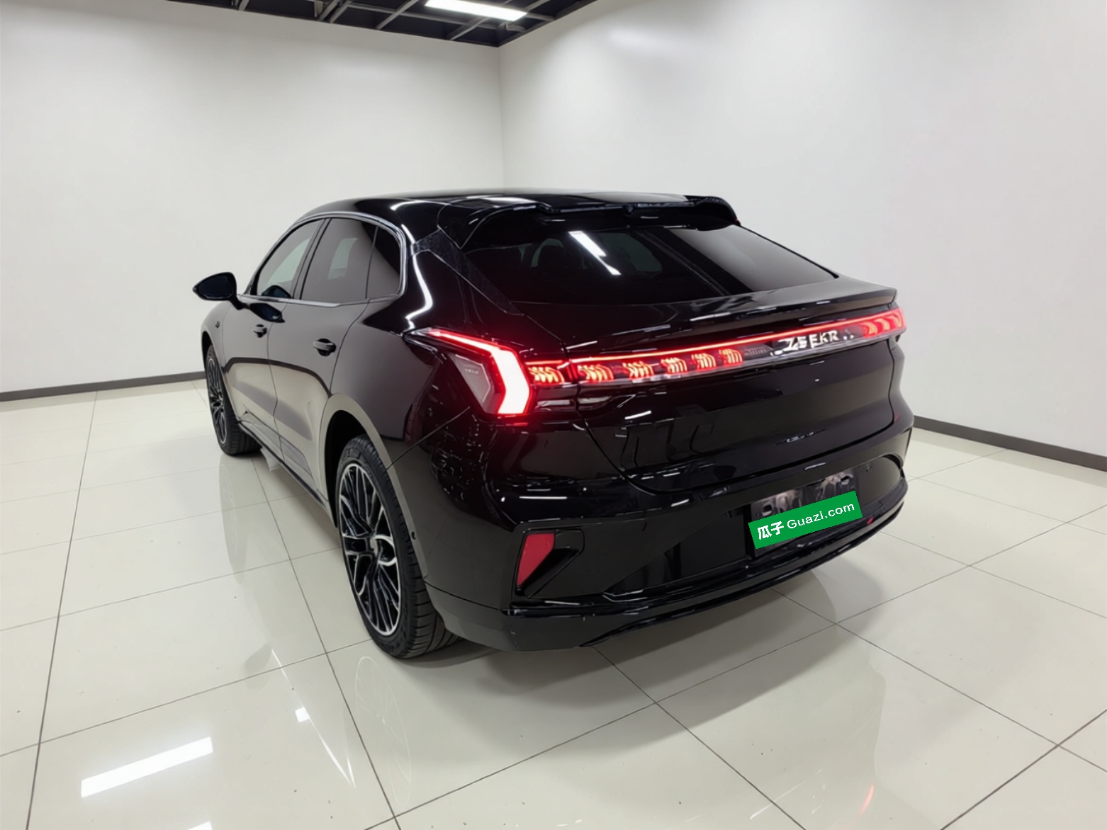 Zeekr 001 2024 YOU Edition 100 kWh All-Wheel Drive — снимка 4