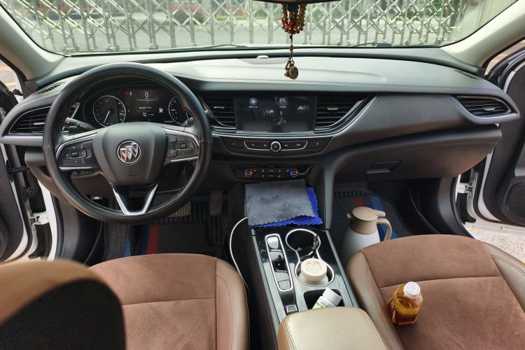 Used Buick Regal 2020 552T Luxury Version Center Console