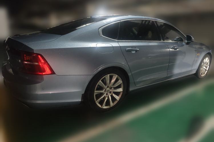 Used Volvo S90 2018 T5 Zhiyuan Edition
