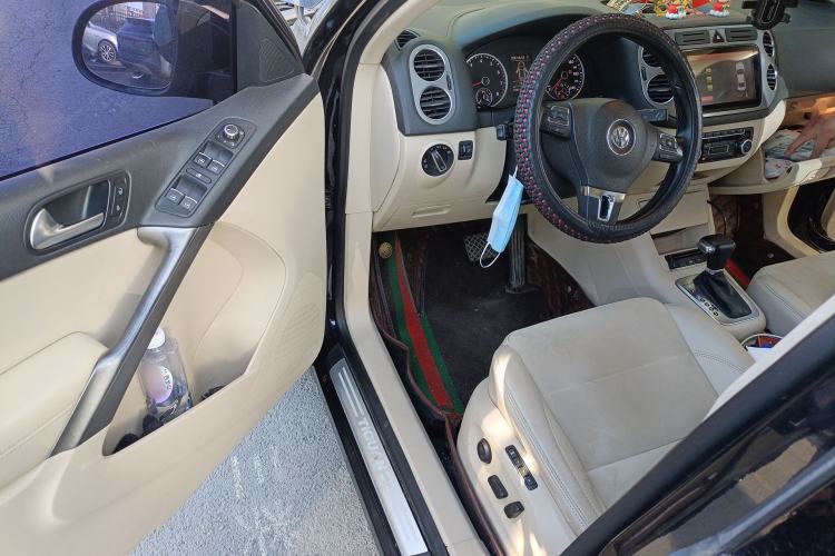 Used Volkswagen Tiguan 2010 2.0 TSI Automatic All-Wheel Drive Flagship Edition Driver Seat