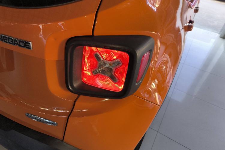 Used Jeep Renegade 2018 Connected Large Screen Version 180T Automatic High-Energy Edition