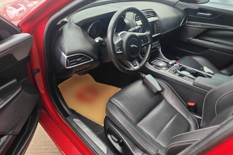 Used Jaguar XE 2015 2.0T 200 PS R-Sport