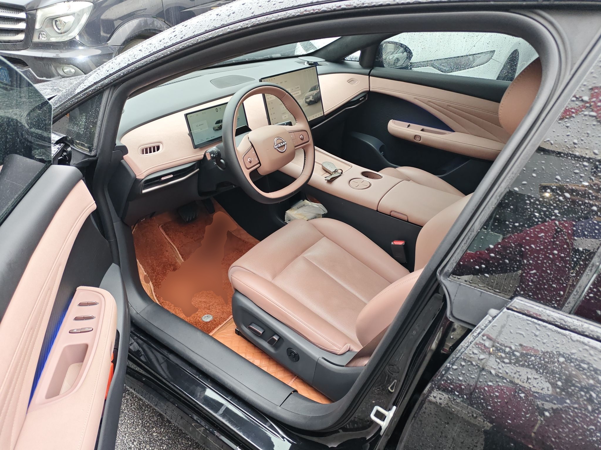 المقاعد الأمامية داخل السيارة