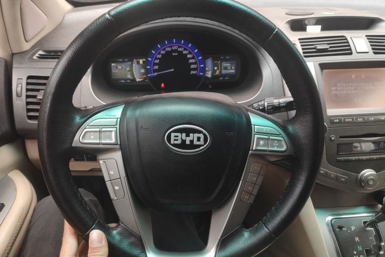 Used BYD S6 2011 2.4L Automatic Luxury Edition