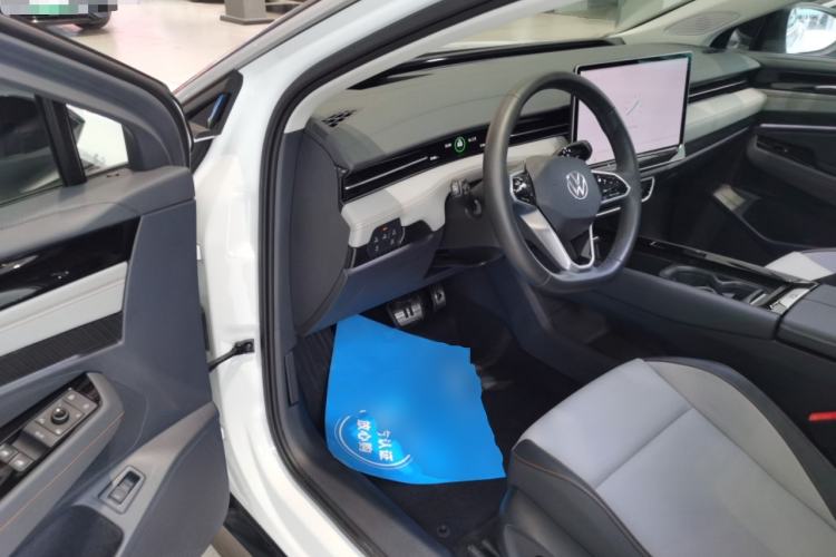 Used Volkswagen ID.7 VIZZION 2024 AIR model
