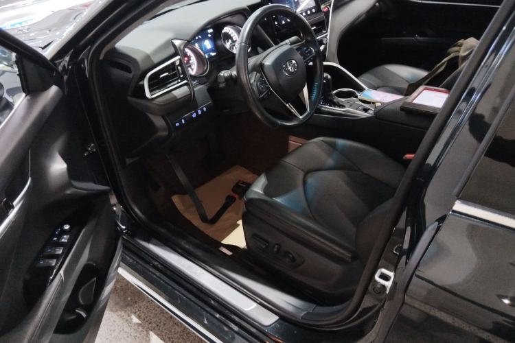 Used Toyota Camry 2023 2.0G Luxury Edition Driver Seat