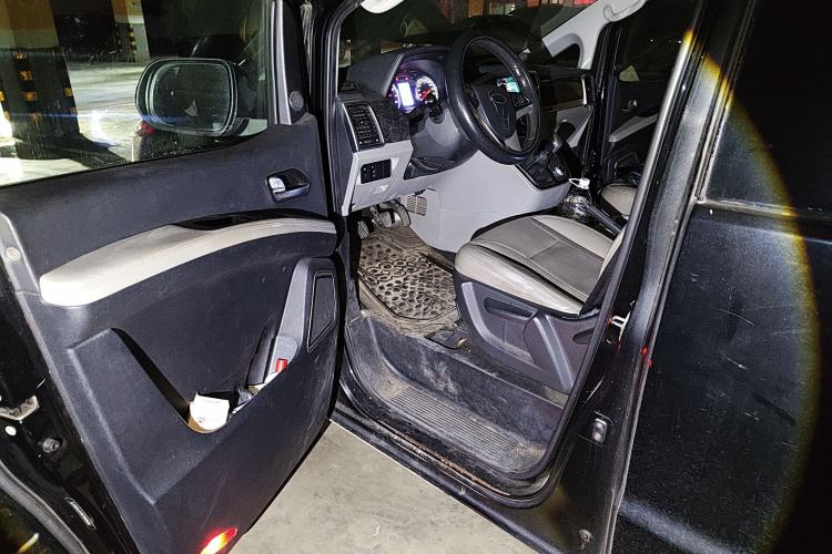 Used JAC Refine M4 2016 2.0L Manual Luxury Version