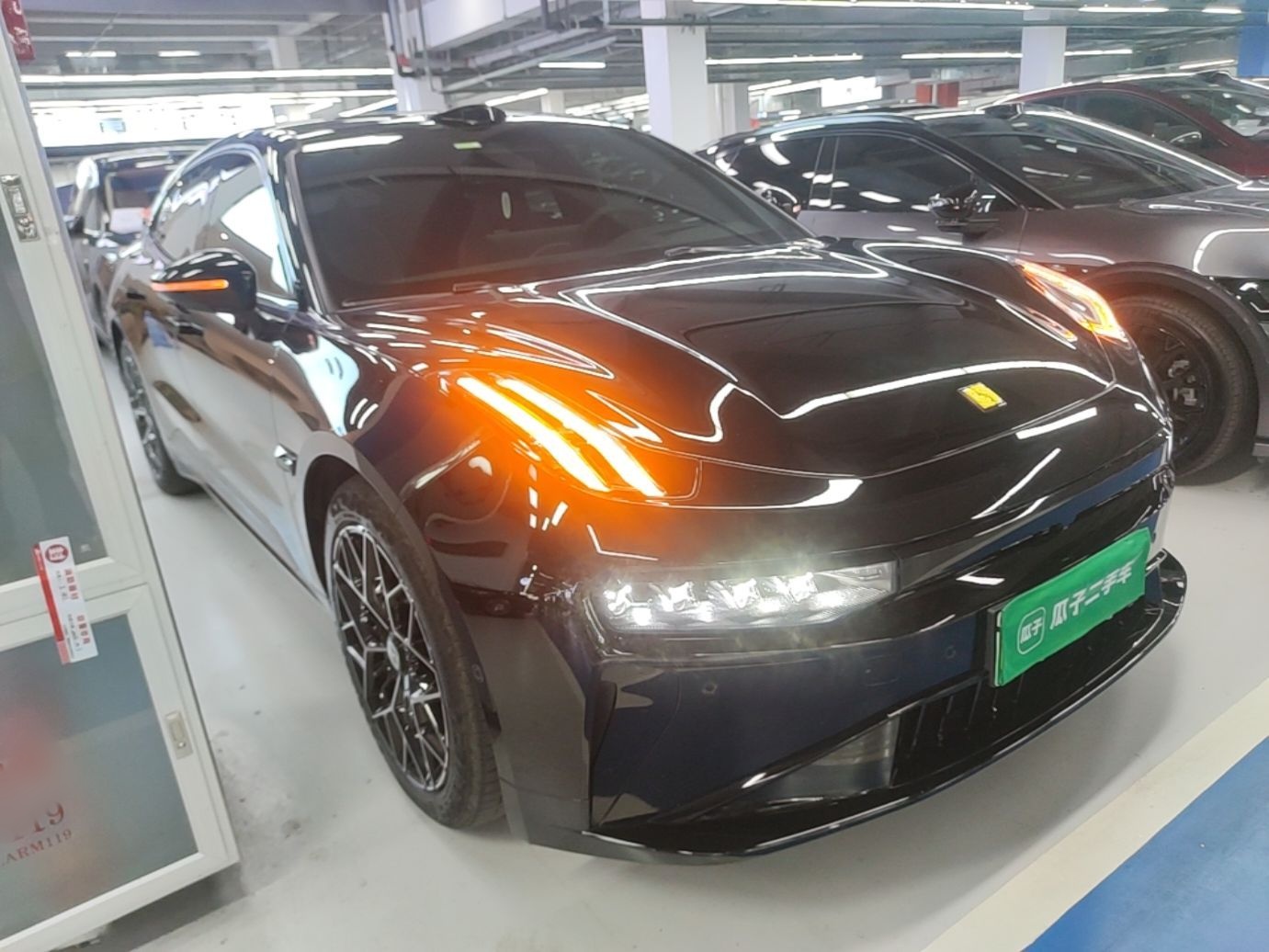 Zeekr 001 2025 ME Version 100 kWh All-Wheel Drive — снимка 3