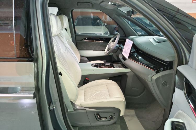 Used Zeekr 009 2024 Six-Seat Executive Version 4WD 108 kWh