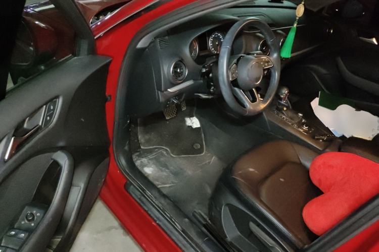 Used Audi A3 2020 Restyled Sportback 35 TFSI Entry-Level China VI Emission Standard Driver Seat