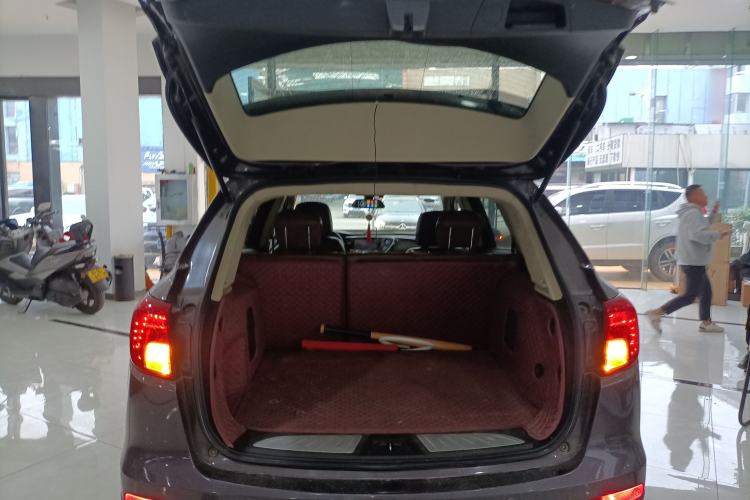 Used Buick Envision 2016 20T Two-Wheel-Drive Elite Model Trunk