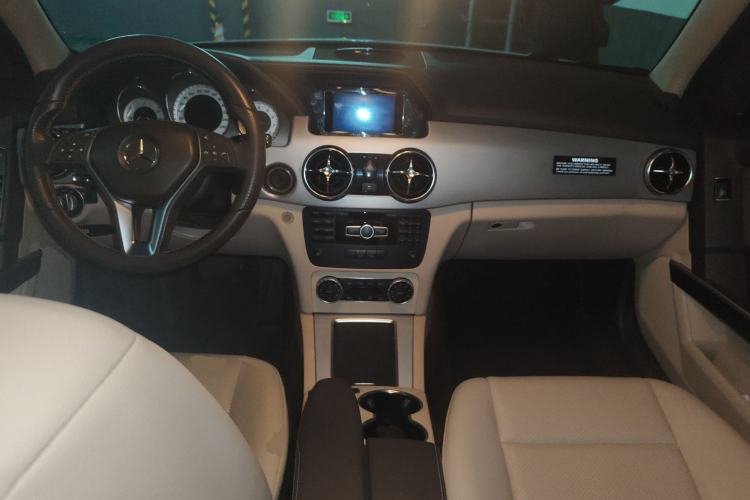 Used Mercedes-Benz GLK-Class 2013 GLK 300 4MATIC Dynamic Sunroof Model