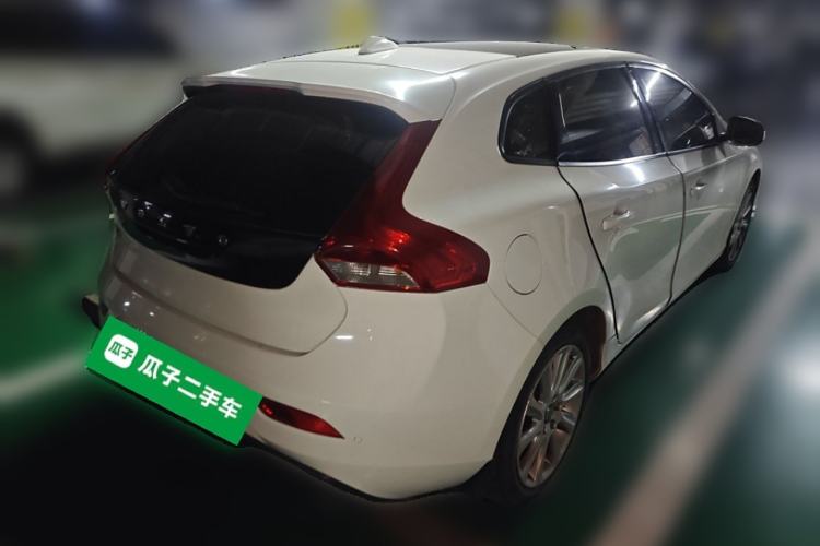 Used Volvo V40 2013 2.0T Zhiyi Edition
