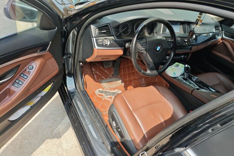 Used BMW 5 Series 2014 520Li Elegant Model
