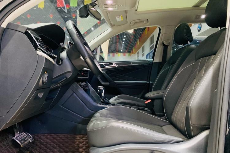 Used Volkswagen Tiguan L 2022 330TSI Automatic Two-Wheel Drive R-Line Enhanced Edition
