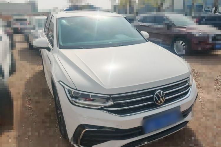 Used Volkswagen Tiguan L 2022 380TSI Automatic All-Wheel Drive R-Line Enhanced Comfort 7-Seater Exterior 2