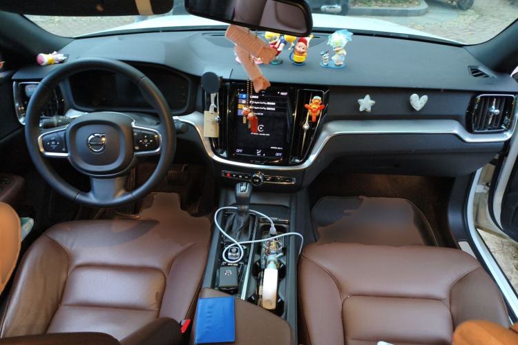 Used Volvo S60 2021 T4 Zhiyi Luxury Edition Center Console