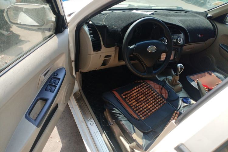 Used Soueast V3 Lingyue 2012 Revised Version 1.5L Manual – Happiness Edition Driver Seat