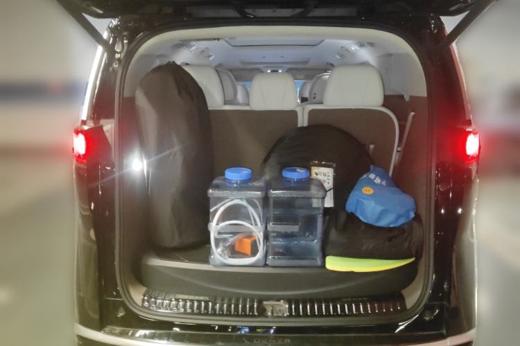 Used Denza D9 2022 DM-i 970 Four-Wheel Drive Flagship Model
