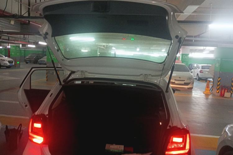 Used Volkswagen Polo 2016 1.6L Automatic Comfort Model
