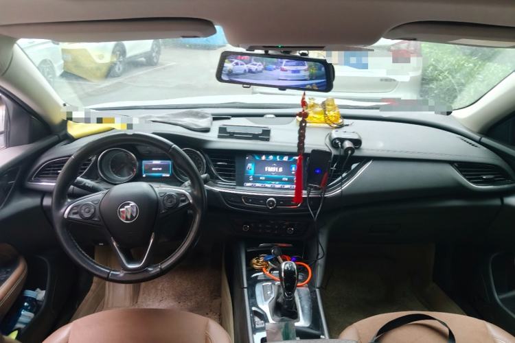Used Buick Regal 2019 20T Elite Version China VI Standard Center Console