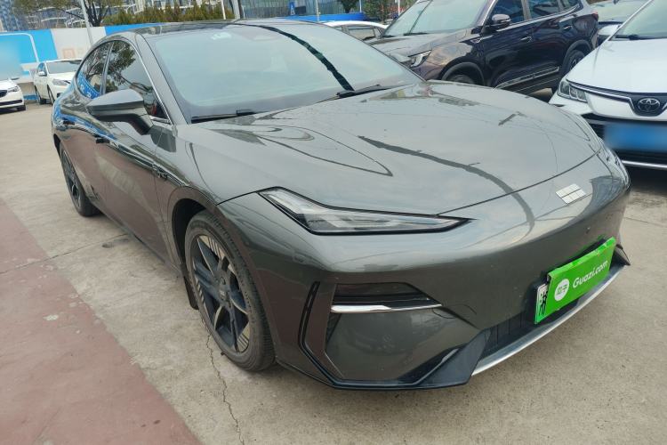 Used Geely Galaxy E8 2024 550 km Range Rear-Wheel-Drive PRO
