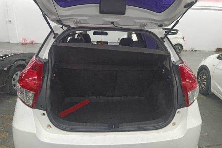 Used Toyota YARiS L Zhi Xuan 2015 1.5E Automatic Charm Edition