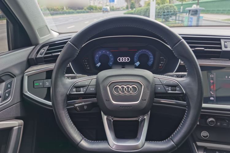 Used Audi Q3 2021 35 TFSI Fashion Dynamic Model Steering Wheel