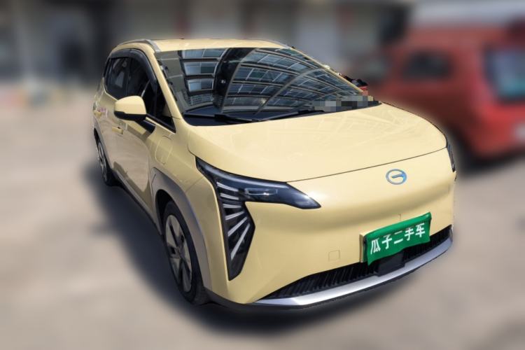 Used AION Y 2023 Younger Front Right 45 Deg