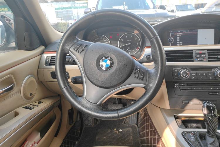 Used BMW 3 Series 2012 320i Luxury Edition
