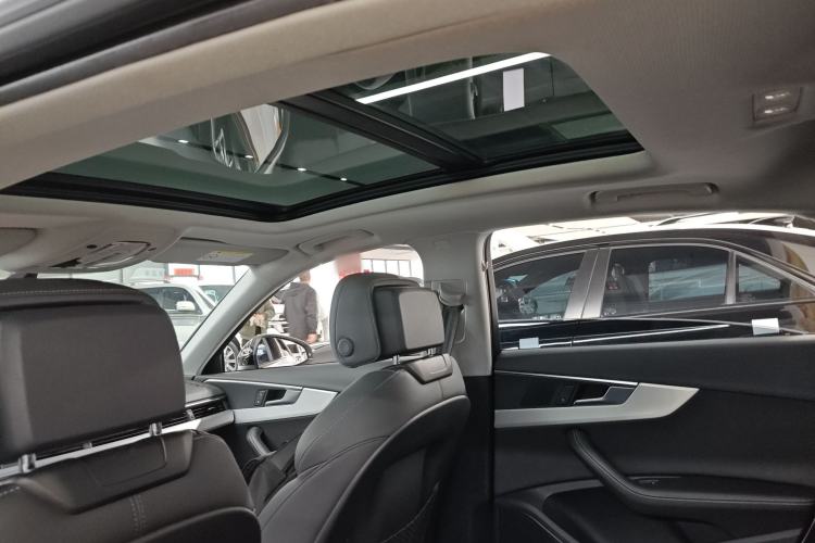 Used Audi A4L 2022 40 TFSI Luxury Dynamic Model