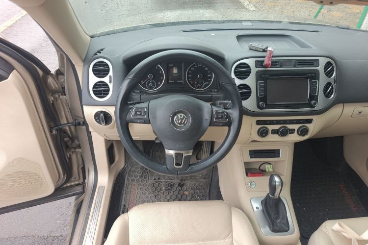 Used Volkswagen Tiguan 2015 1.8TSI Automatic Two-Wheel Drive Luxury Model Steering Wheel