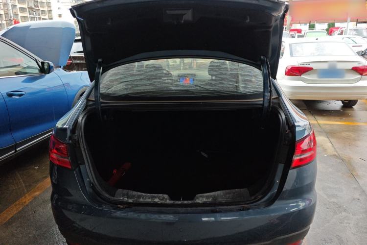 Used Ford Escort 2019 Revised Version 1.5L Manual "Quality Enjoyment" Trim (Tire Pressure Monitoring) China VI Standard Trunk