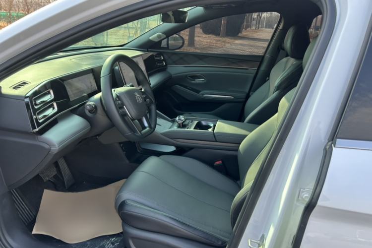 Used BYD Qin L 2025 DM-i Smart Drive 120KM Superior Model