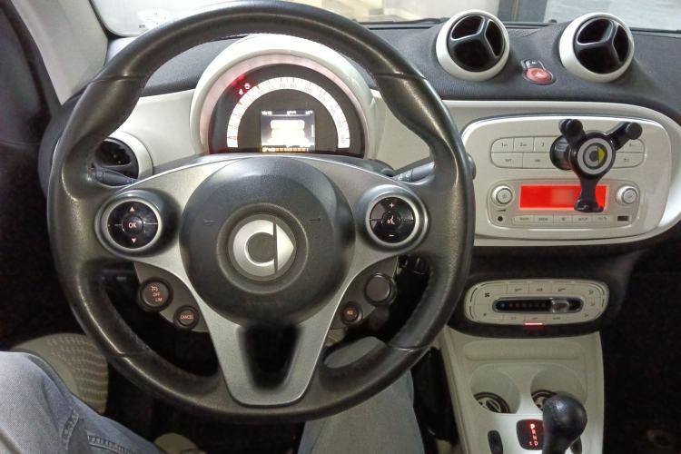 Used smart fortwo 2015 1.0L 52 kW Hardtop Passion Edition
