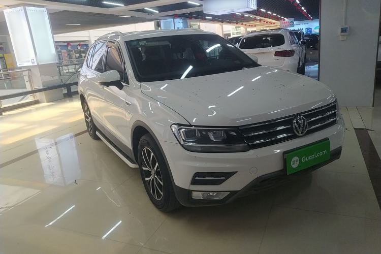 Used Volkswagen Tiguan L 2017 330TSI Automatic Two-Wheel Drive Comfort Edition Exterior 1