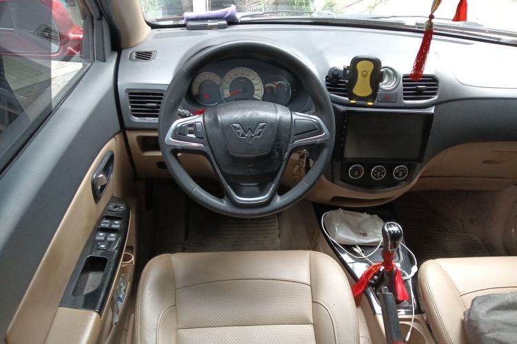 Used Wuling Hongguang 2013 1.5L S Luxury Model
