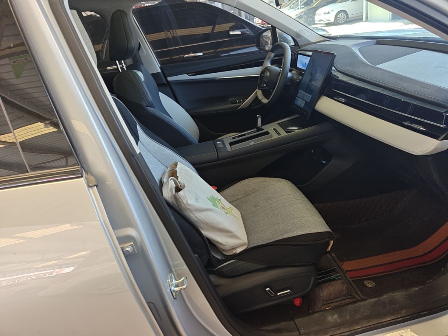 Geely Auto FX11 2024 1.5TD DCT Prestige Edition — снимка 19