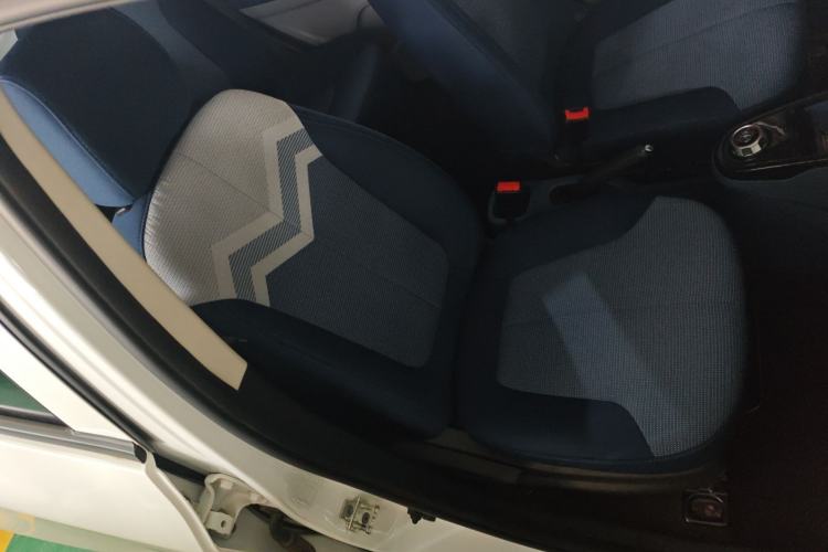 Used CHANGAN Benni E-Star 2021 National Edition Colorful Version Lithium Iron Phosphate (31.86 kWh) Right Front Seat