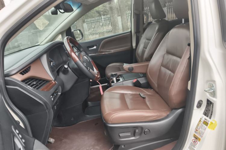 Used Toyota SIENNA 2015 3.5L Four-Wheel Drive L