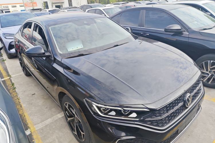 Used Volkswagen Passat 2023 330TSI Starry Luxury Edition
