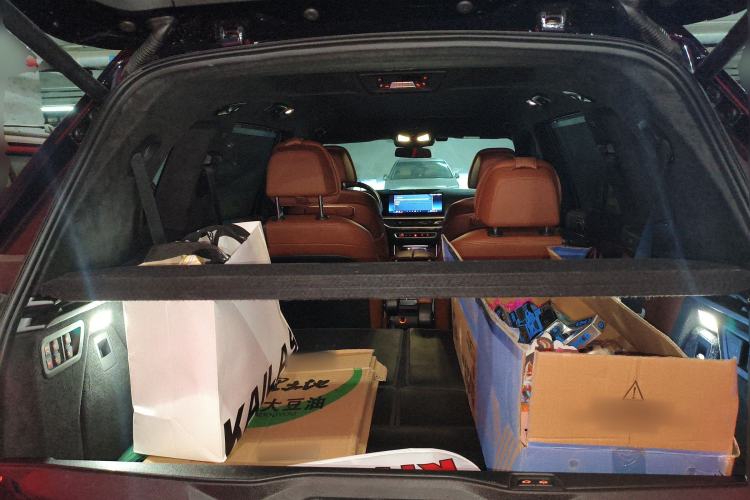 Used BMW X7 2023 xDrive40i Luxury Package with Premium Features Trunk