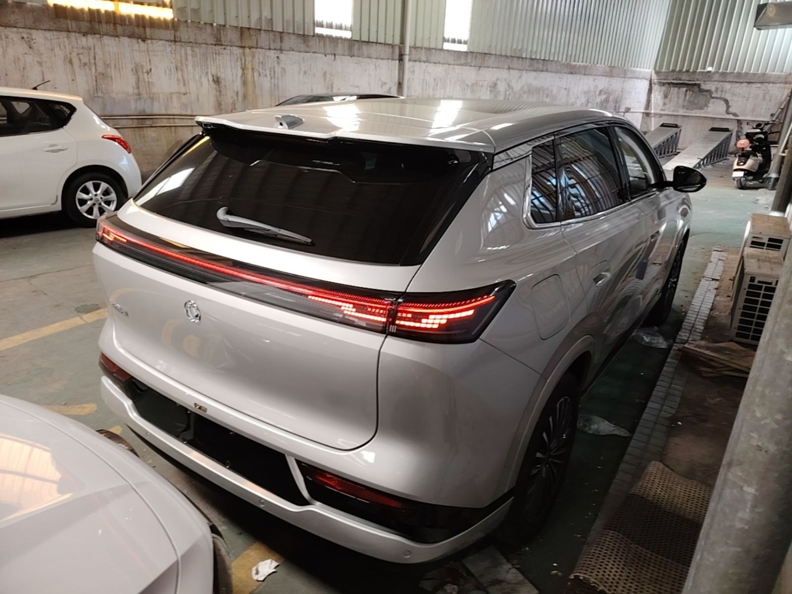 Dongfeng Aeolus L8 2025 Model 185KM Dream Edition — снимка 6