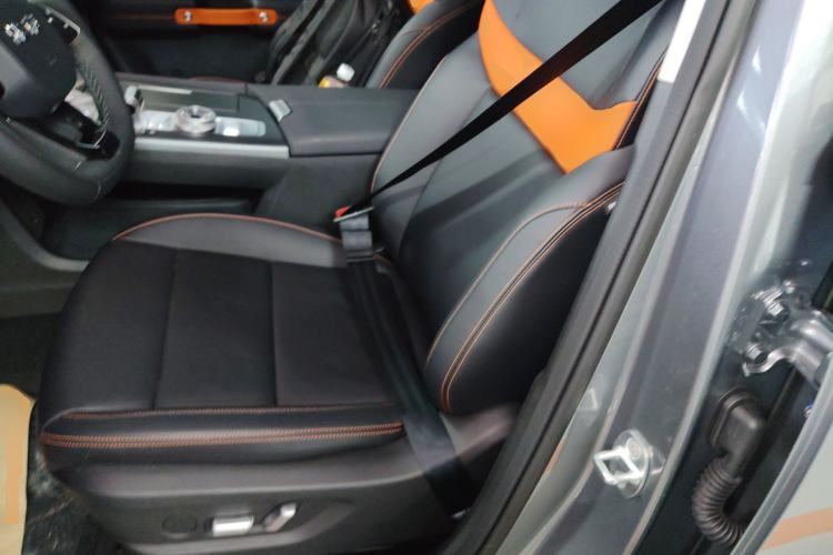 Used BAIC Off-Road BJ30 2026 Model Traveler 1.5T DCT Two-Wheel Drive Seven-Seat Version
