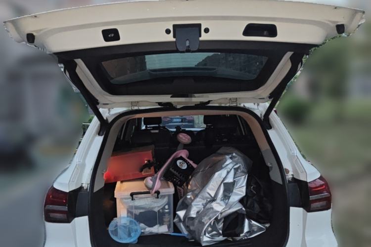 Used Roewe RX5 2018 30T Two-Wheel Drive Automatic Internet Smart Edition Trunk